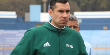 FIFA confirmó a Mario Escobar Toca como árbitro en Qatar 2022
