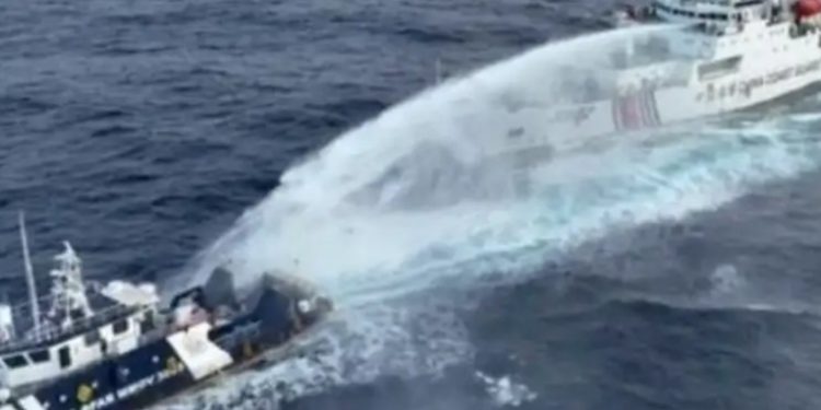 Filipinas denuncia agresión china con cañones de agua