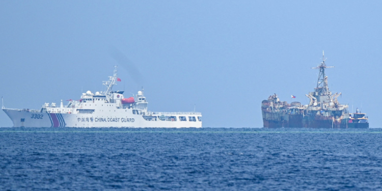 Filipinas denuncia que el mayor buque guardacostas chino entró en su zona económica exclusiva