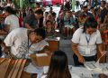 Filipinas vota en elecciones de mitad de mandato