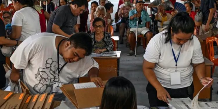 Filipinas vota en elecciones de mitad de mandato