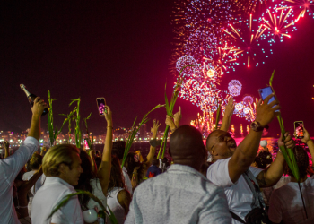 Fin de Año en medio del temor por la variante ómicron: América Latina prioriza la vacunación y aplica algunas restricciones