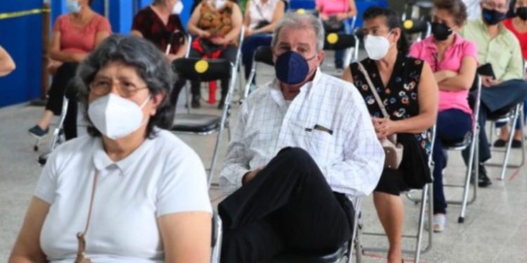 Fin de semana abrirán 3 centros de vacunación