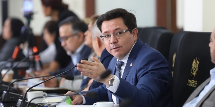 Finanzas Aprueba Incremento Presupuestario al INAP para Aguinaldos y Bonos Vacacionales