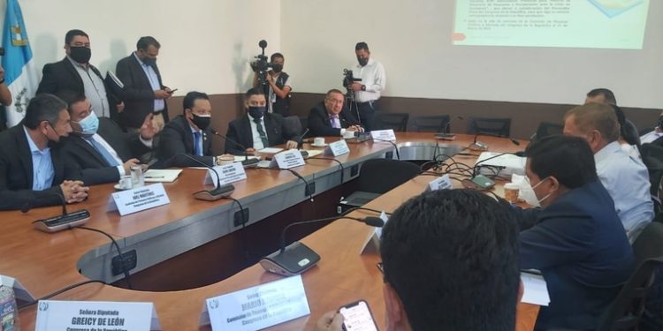 Finanzas del Congreso cambiará deuda de bonos por préstamo de 500 millones de dólares