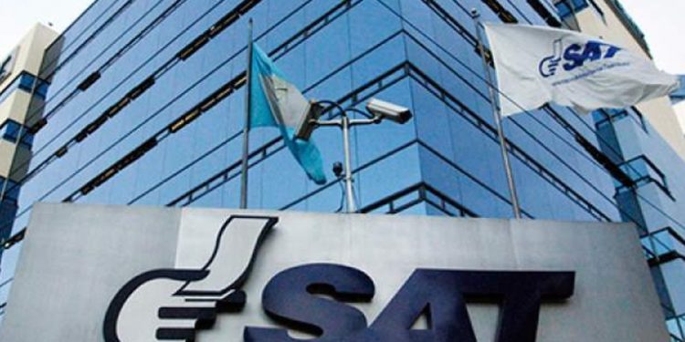 Finanzas y SAT acuerdan meta de recaudación tributaria de Q108 mil millones para 2025