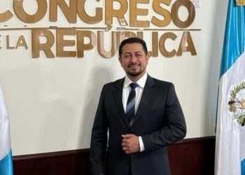 Fiscal General Consuelo Porras invita a presidente del Congreso a reunión en el Ministerio Público