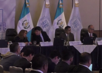 Fiscales de partidos polí­ticos dan marcha atrás y aceptan incluir nombres de candidatos a diputados