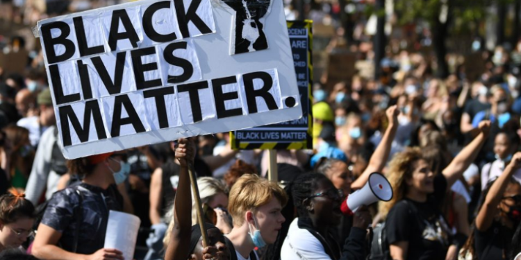 Fiscales piden 30 años para expolicí­a que mató a George Floyd