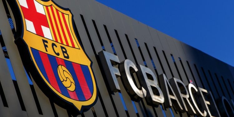 Fiscalí­a española identifica a empleados de Negreira que sacaban dinero en efectivo del Barcelona