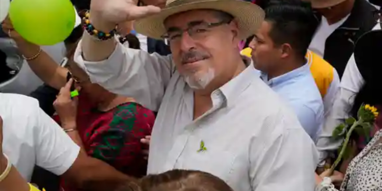 Fiscalía pide cesar partido del presidente electo