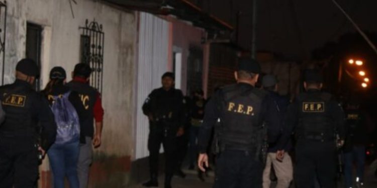 Fiscalía realiza allanamientos en casos relacionados con muertes de mujeres