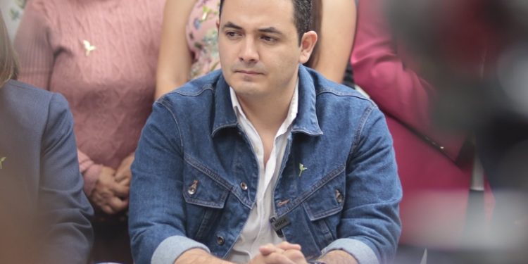 Fiscalía solicita retiro de inmunidad a diputado Samuel Pérez por publicación en redes sociales