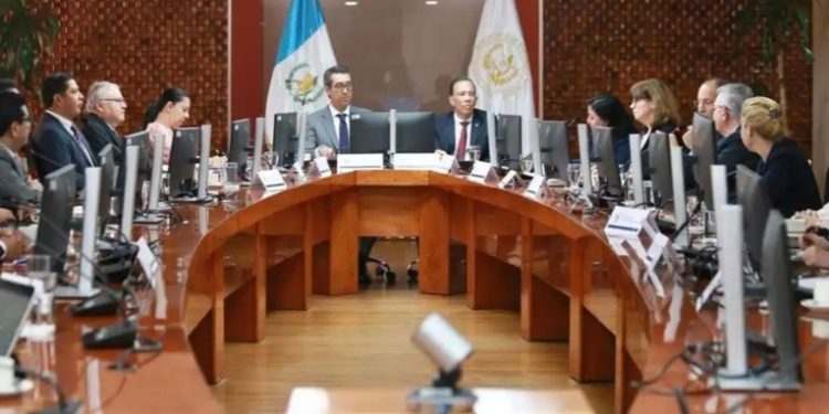 FMI inicia evaluación del desempeño económico y financiero de Guatemala
