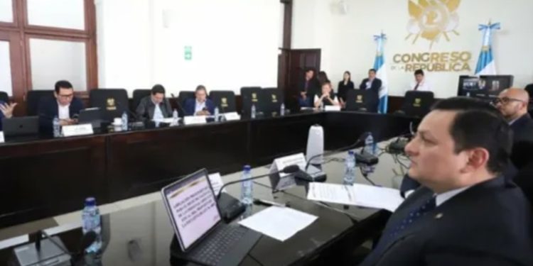 Fracasan intentos de la junta directiva del Congreso por convocar a una sesión plenaria adicional