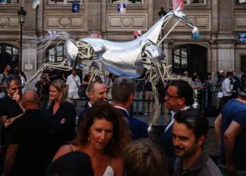 Francia alcanzó 100 millones de turistas extranjeros en 2024