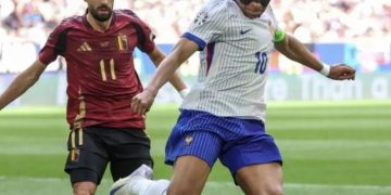 Francia derriba la resistencia belga con fortuna y se mete en cuartos de final de la Eurocopa