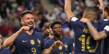 Francia derrota a Australia en el Grupo D de Catar 2022