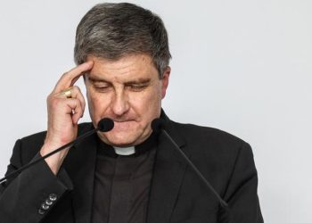Francia: investigan a once obispos por agresiones sexuales