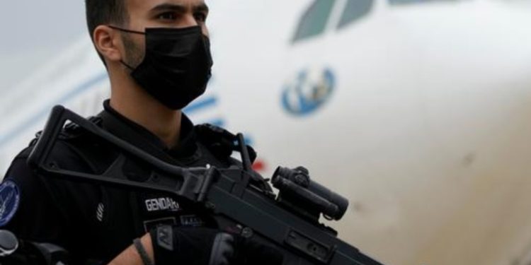 Francia pone fin a las evacuaciones en Afganistán