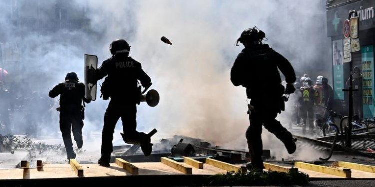 Francia registra disturbios en Parí­s durante manifestación del 1 de mayo