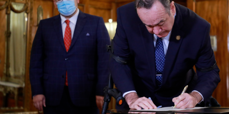 Fue presentada una iniciativa de ley que contempla apoyar económicamente a la población ante el aumento al Gas propano.