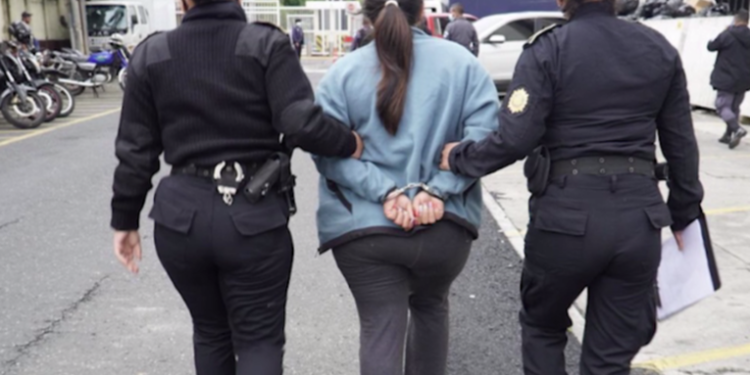 Fuerzas de seguridad capturan a mujeres por el delito de extorsión