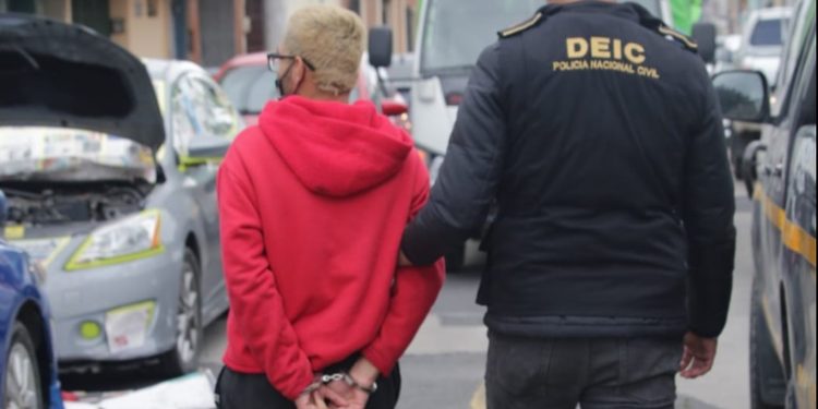 Fuerzas de seguridad capturan a pandillero encargado de distribuir armas a delincuentes en el paí­s