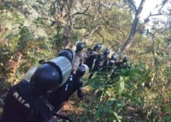 Fuerzas de seguridad desalojan una finca y deja como saldo un muerto y 5 heridos