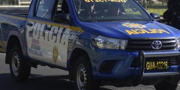 Fuerzas de seguridad detienen a estadounidenses con más de cien piezas prehispánicas