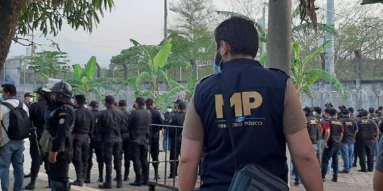 Fuerzas de seguridad incautan equipo de cómputo y tecnología durante requisa en cárcel El Infiernito