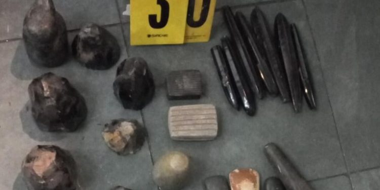 Fuerzas de seguridad localizan 1,200 piezas arqueológicas en la casa de una ciudadana estadounidense