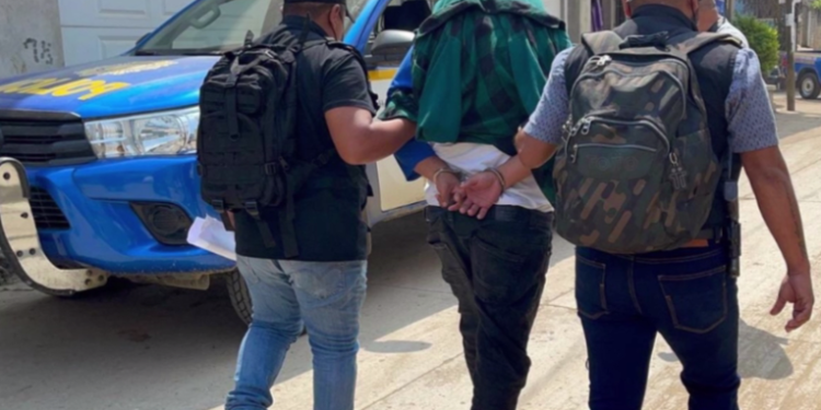 Fuerzas de seguridad realizan allanamientos en búsqueda de una banda dedicada a la explotación sexual