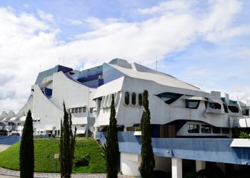 Fuerzas de seguridad realizaron un amplio operativo en el interior del Teatro Nacional