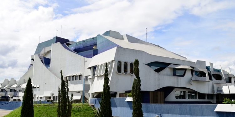 Fuerzas de seguridad realizaron un amplio operativo en el interior del Teatro Nacional