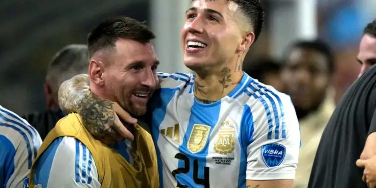 Funcionario argentino pide que Messi se disculpe por cantos