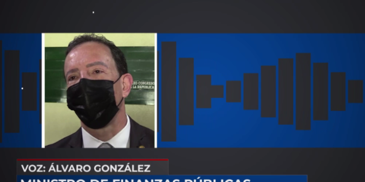 Funcionarios viajan en busca de buenos resultados de calificadoras de riesgo