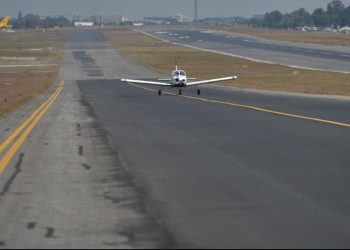 Funcionarios y aerolíneas evalúan proyecto de expansión en la pista de taxeo del Aeropuerto Internacional La Aurora