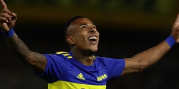 Futbolista colombiano del Boca Juniors es denunciado por abuso sexual e intento de homicidio