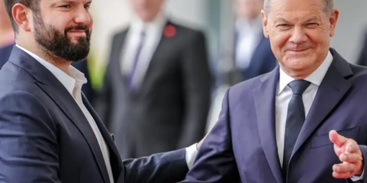 Gabriel Boric llega en visita oficial a Alemania