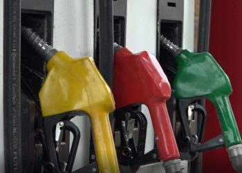 Gasolinas super y regular bajan 3 quetzales por galón entre agosto y septiembre