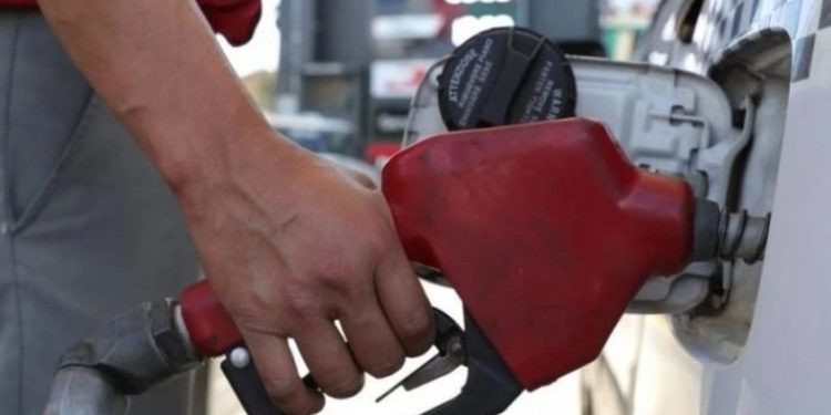 Gasolineras continúan disminuyendo precio en los combustibles