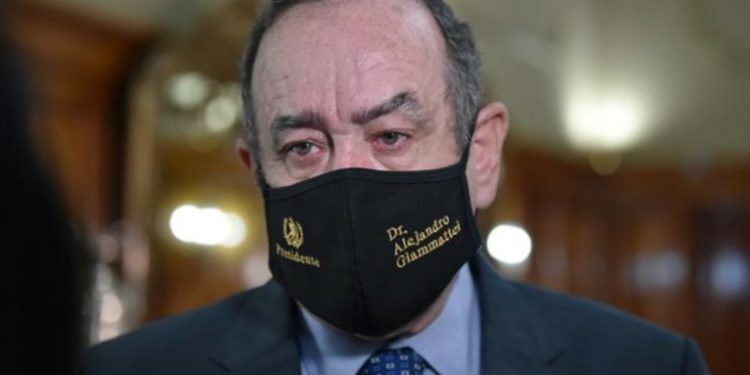 Giammattei critica nuevamente el mecanismo COVAX