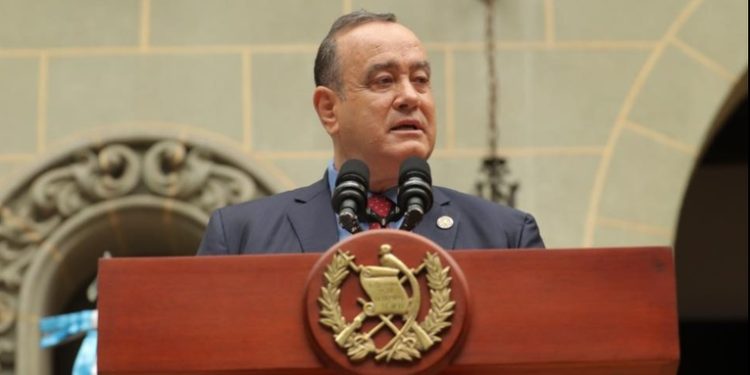 Giammattei extiende vigencia de la Comisión Presidencial contra la Corrupción