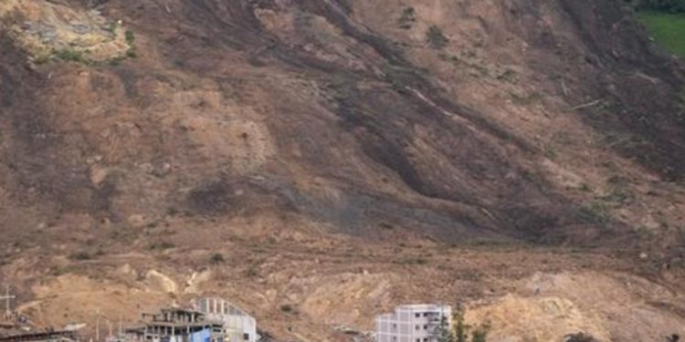 Gigantesco alud deja decenas de desaparecidos en Ecuador