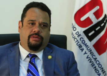 Giran orden de captura contra ex ministro de Comunicaciones por lavado de dinero