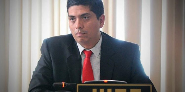 Giran orden de captura contra Mynor Moto