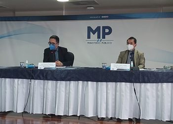 Giran orden de captura contra rector de la USAC