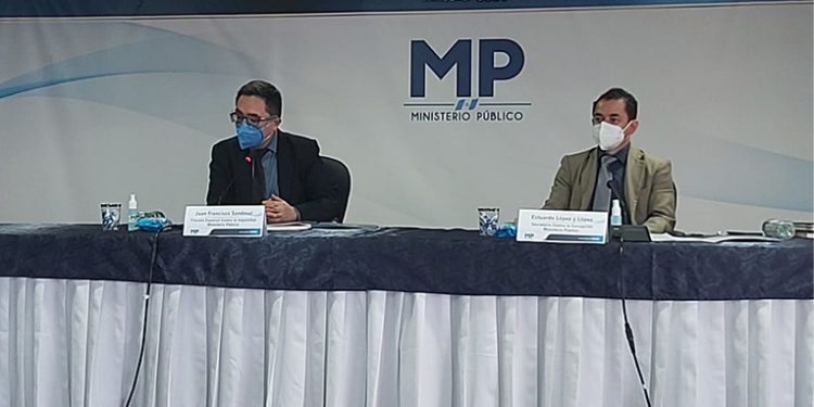 Giran orden de captura contra rector de la USAC