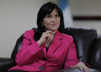 Gloria Porras dejo Guatemala y está en Washington
